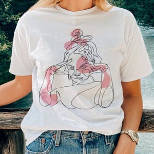 Abstract and One Line Woman Drawing Art T shirt / %100 Cotton