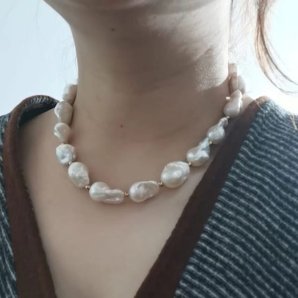 Natural freshwater big baroque shaped pearl necklace