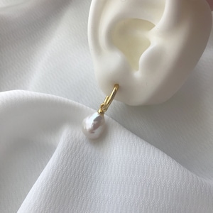 Simple Baroque Pearl Hoop Dangle Earrings, Sterling Silver Minimalist Pearl Jewelry, Elegant Everyday Earrings, Timeless Gift for Her