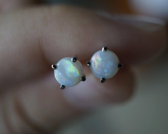 18k white gold 5mm round genuine crystal opal earring studs, natural australian opal earrings, au750 opal earring, opal earring