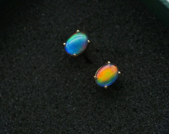 18k solid gold opal earring studs, opal earring studs, natural australian opal earrings, au750 opal earring, simple opal earring studs