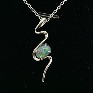 シンプルなオパールネックレス、女性へのミニマリストな本物のオパールジュエリーギフト、記念日のネックレス、姉妹や親友へのギフト