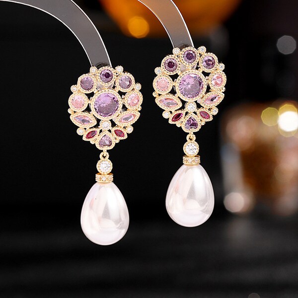 Luxurious Grace: Courtly Floral Pearl Earrings for Sophisticated Evening Ensembles