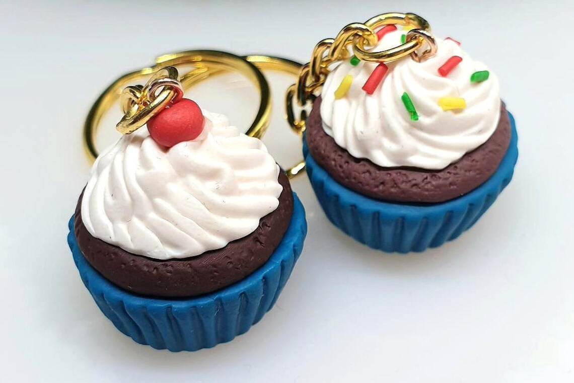 Handmade original keychain CUPCAKE available in Etsy