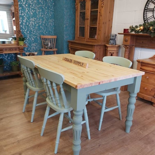 Brand New 4ftx 3ft Farmhouse Fluted Dining Table and 4 Matching Farmhouse Spindle Back Chairs Painted in Breakfast Room Green