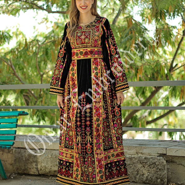 Palestinian thobe Vlevet Tatreez Embroidered Traditional Palestinian Arabic Dress ثوب مخمل