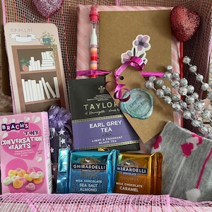 Book Box, Blind Date with a Book,Treat Yourself, Gift for Book Lovers, Surprise Book, Mystery Book Box, Read