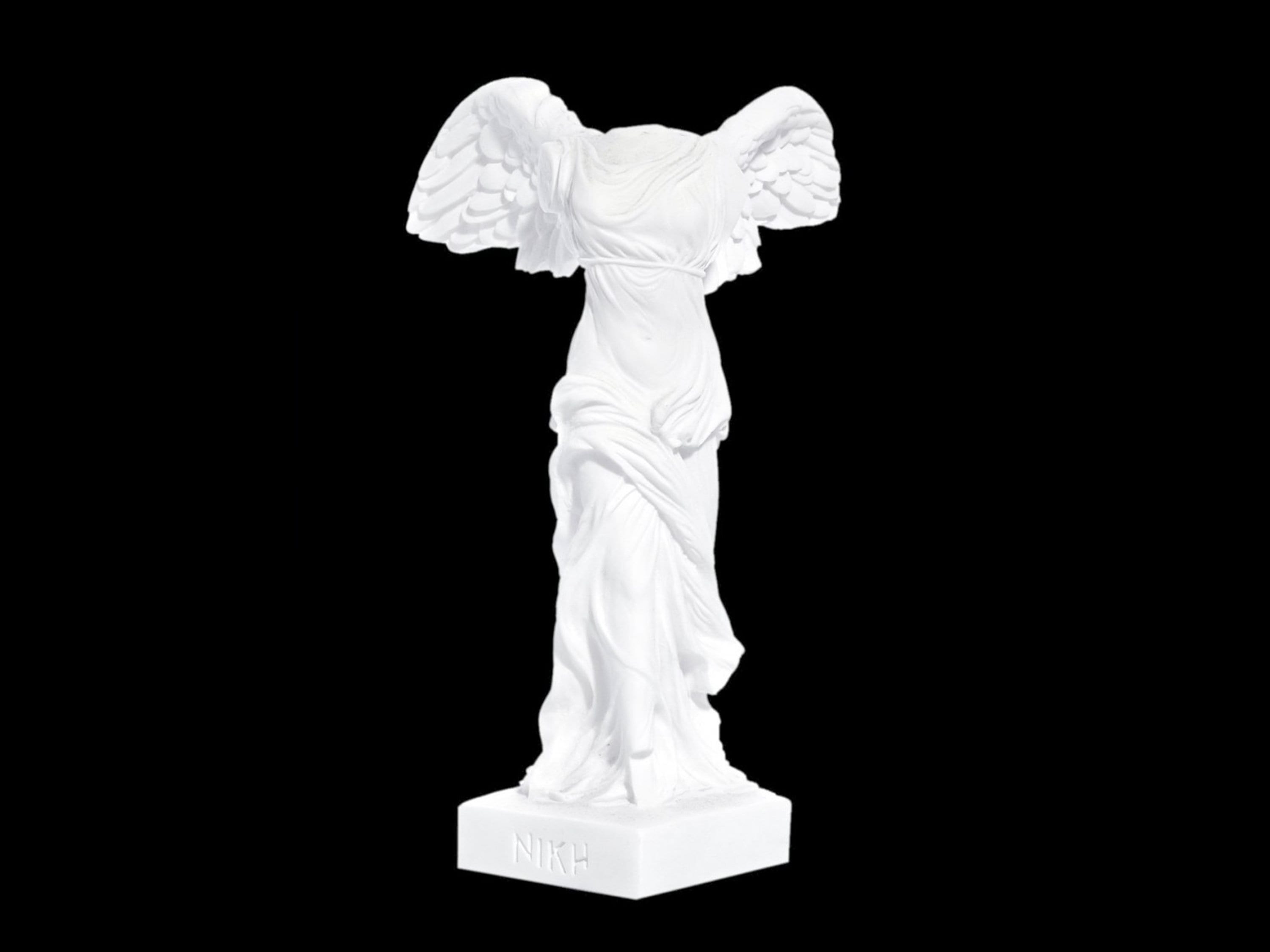 Daenerys targaryen 3d print. Скульптура богини фарфор. Крылатая богиня победы ника. Скульптор мышцы девушки. Sculptor 7 одежда.