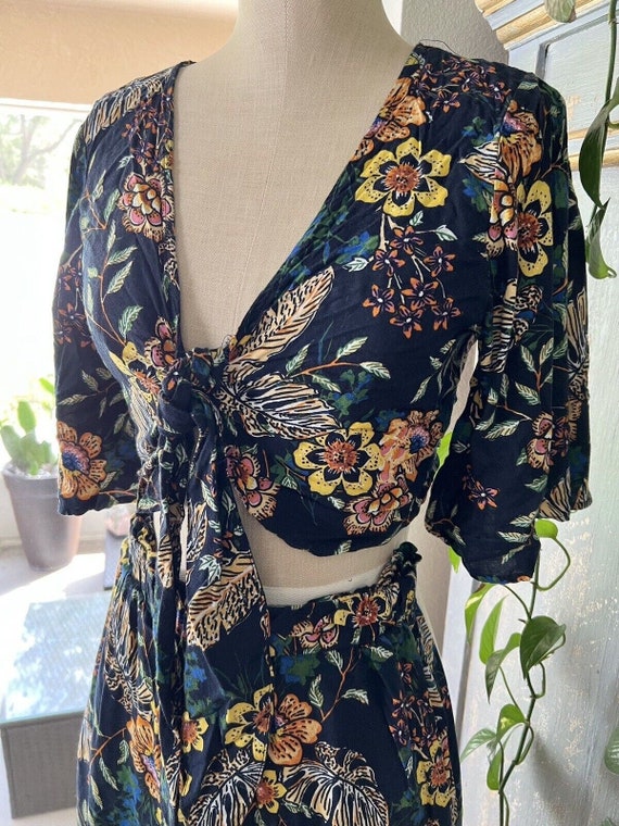 Vacation Wear Set Tie-Front Cabana Tropical Print… - image 3