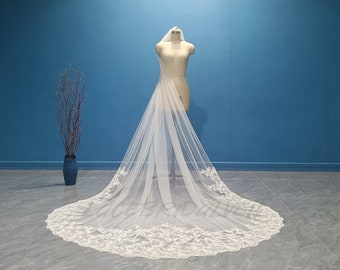 Unique White Bridal Lace Veil, Vintage Cathedral Length Lace Appliqué Veil, Romantic Wedding Ivory Lace Veil