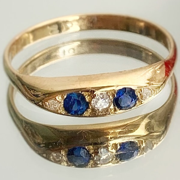 Antique Vintage Victorian Edwardian Sapphire and Diamond 18ct Yellow Gold Five-Stone Boat Navette Stacking Ring | US 7.25–7.5 | UK O–O.5