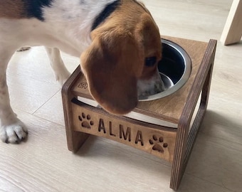 Elevated Dog Bowl Stand 600ml / 2.5 cups, Custom Raised Feeding Station, Carved Personalization, Wood Single Feeder