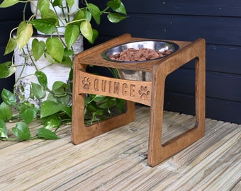 Tilted Elevated Dog Bowl Stand Large 1600ml / 54oz, Raised Feeding Station for Dogs, Wood Carved Personalization, Custom Single Dog Feeder