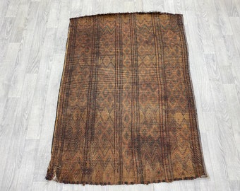 Fantastic Tuareg mat, Area Rug, Old Mauritanian Rug, Home Gifts, Free Shipping Rug, ( 106 x 146 CM )