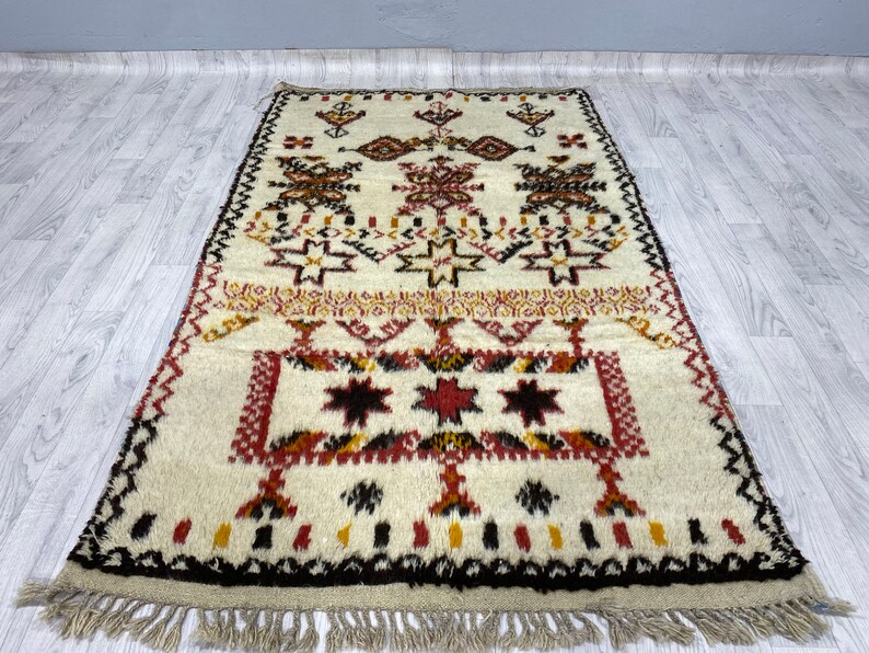 Unique Azilal Rug, Moroccan Berber Rug, Handwoven Carpet, Home Decor, 118x205cm . Free Shipping