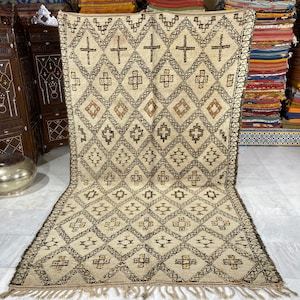Old Beniourain Rug, Soft Berber Carpet, Handmade Moroccan Rug, ( 190x328 Cm )