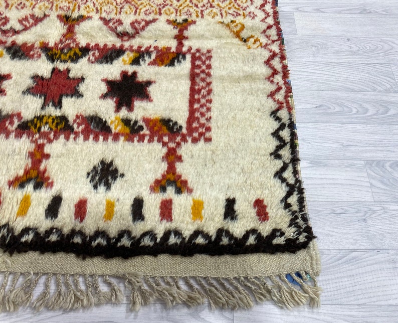 Unique Azilal Rug, Moroccan Berber Rug, Handwoven Carpet, Home Decor, 118x205cm . Free Shipping