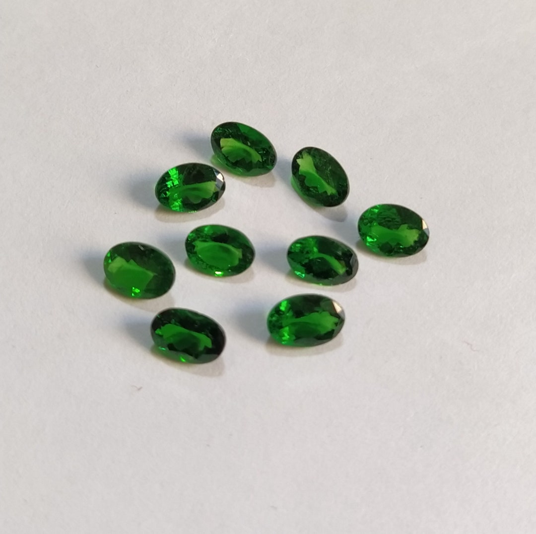 Pierre Précieuse Naturelle Tsavorite (Grenat Vert) De Tanzanie - 0.58 Carats, Forme Ovale 6x4.5mm - Neuf Avec étiquette