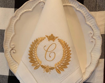 Haftowane lniane serwetki obiadowe, serwetki z monogramem, serwetki Queen Bee, serwetki Bee, zestaw serwetek, wieniec napoleoński, serwetki materiałowe