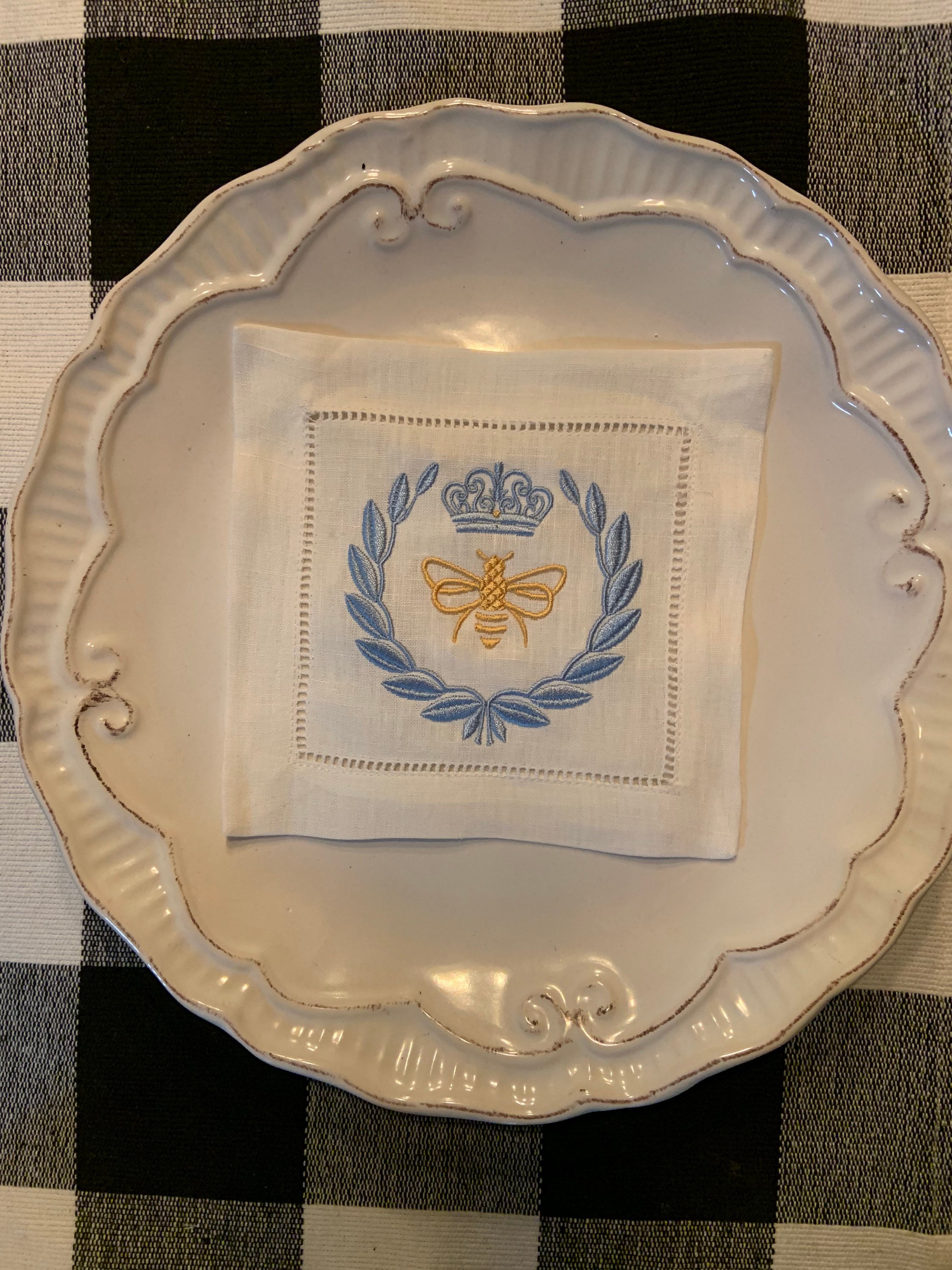 Embroidered Linen Cocktail Napkin Queen Bee Cocktail Napkins Bee Napkins French Bee Napkins Laurel Wreath Set of napkins