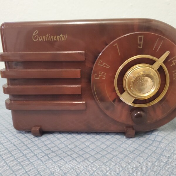 Vintage Collectible restored Continental model B-44 tube radio, beautiful radio with aux input for Bluetooth, iPod, etc. circa. 1956-1958