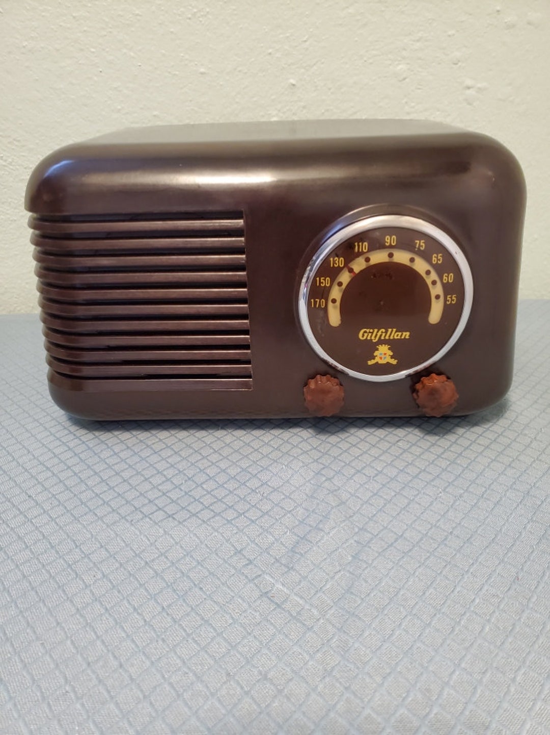 Gilfillan Brothers Model 56, 1946 Vintage Collectible Restored AM Only