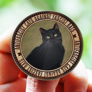 Insignia de botón de gatos antifascistas: Pin político divertido
