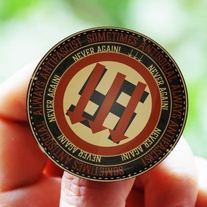 Distintivo antifascista: broche antinazista - Nunca mais!