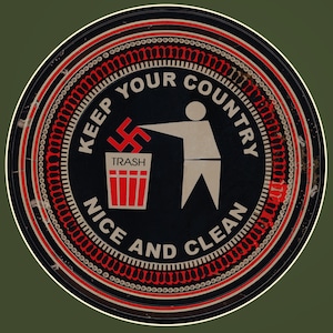 Antifa, Adesivi antifascisti, Mantieni il tuo paese bello e pulito, Azione antifascista (AFA), FCK NZS, Nessun dio, nessun padrone, Anarchia, Anti-nazista