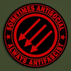 A veces pegatinas antisociales siempre antifascistas, Antifa, pegatinas antifascistas, FCK NZS, anarquía, antinazi, justicia social, antirracista