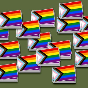 Lot de 15 mini-autocollants drapeau de la fierté Progress, autocollants en vinyle résistants aux intempéries, arc-en-ciel, LGBTQAA, LGBTQ+, tout le monde est le bienvenu ici, mois de la fierté