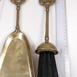 Vintage Dust Pan & Broom Set – Bratz Metal Wall Hanging Pan Cleaning Tool, Decorative Utility Set