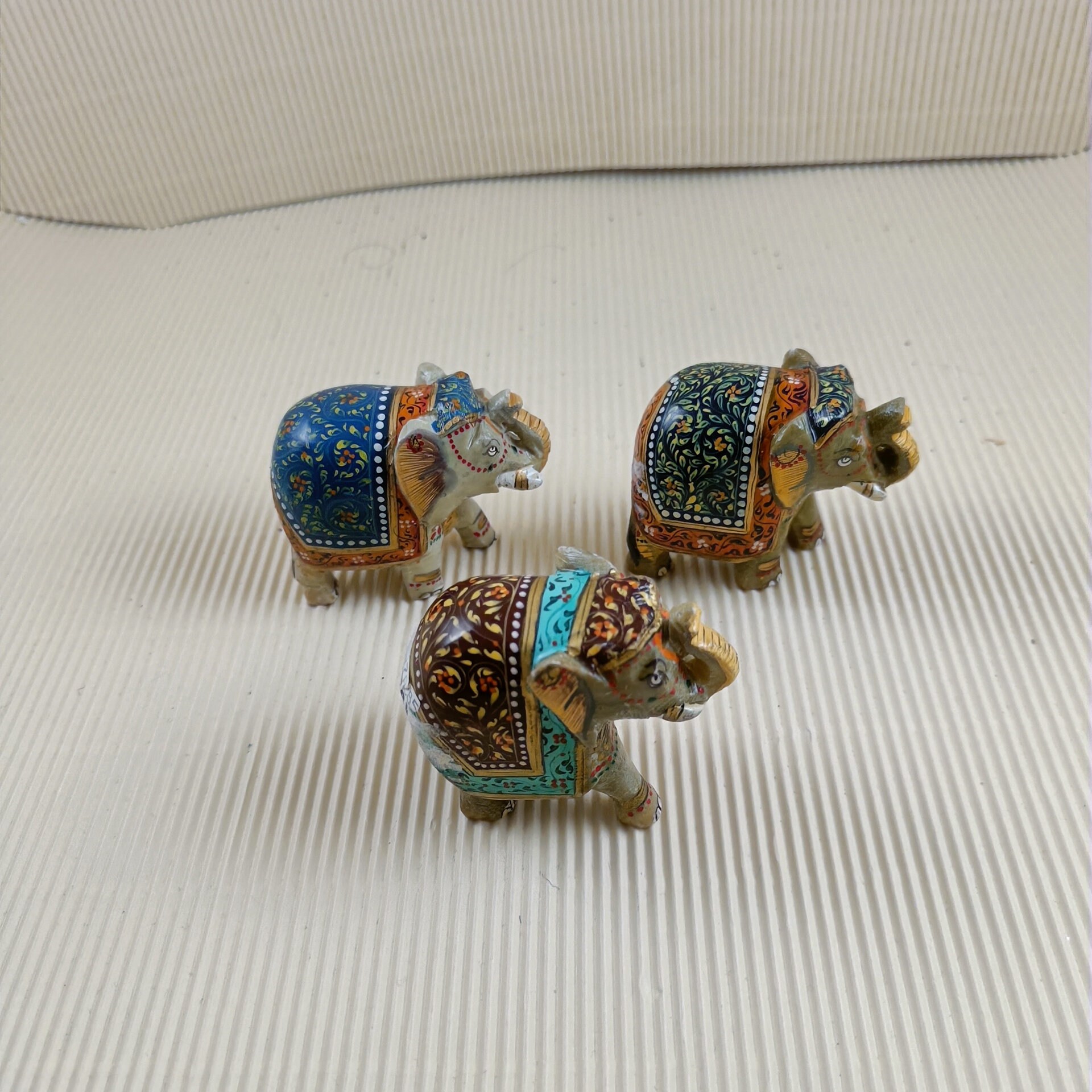 インド製のヴィンテージ 3 頭の象の置物 - Etsy 日本