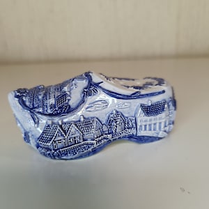 Vintage cute salt pepper shaker Holland shoe souvenir