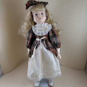 Vintage bisque porcelain doll collectible medium size Anne from green blond haired