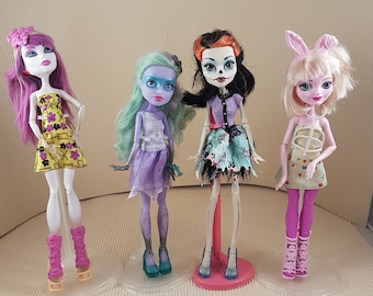 Collectible Monster High Doll: Spectra, Twyla, Skelita, Bunny Lapin