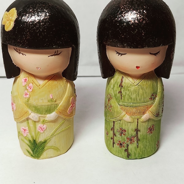 Kokeshi style resin japan girl figurines set of two  shelf decor