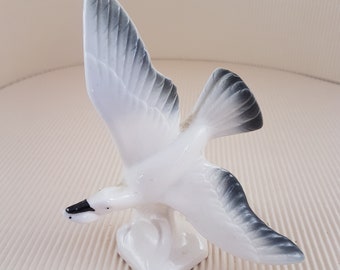 Vintage cute seagull bird figurine