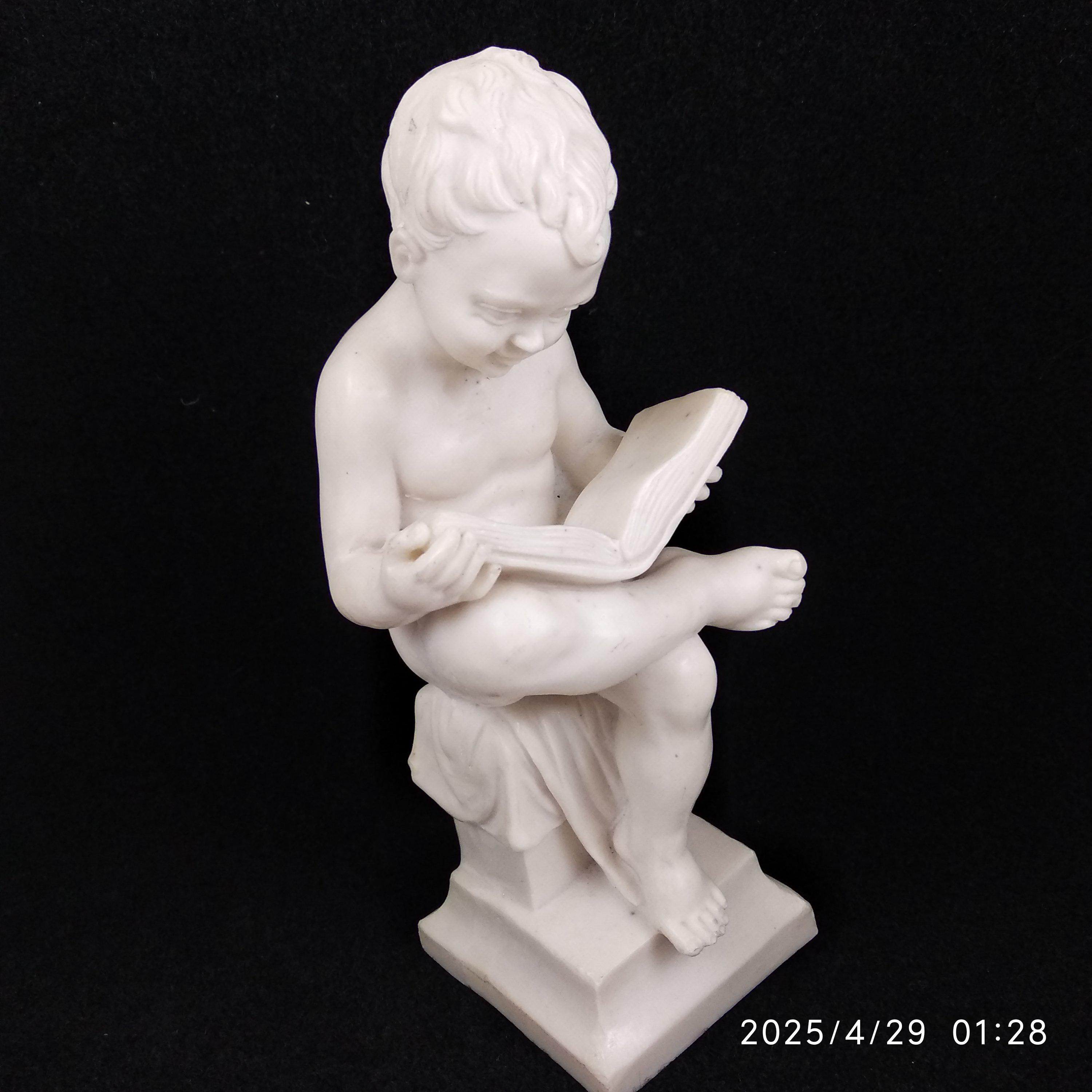 Child reading sculpture - Etsy 日本