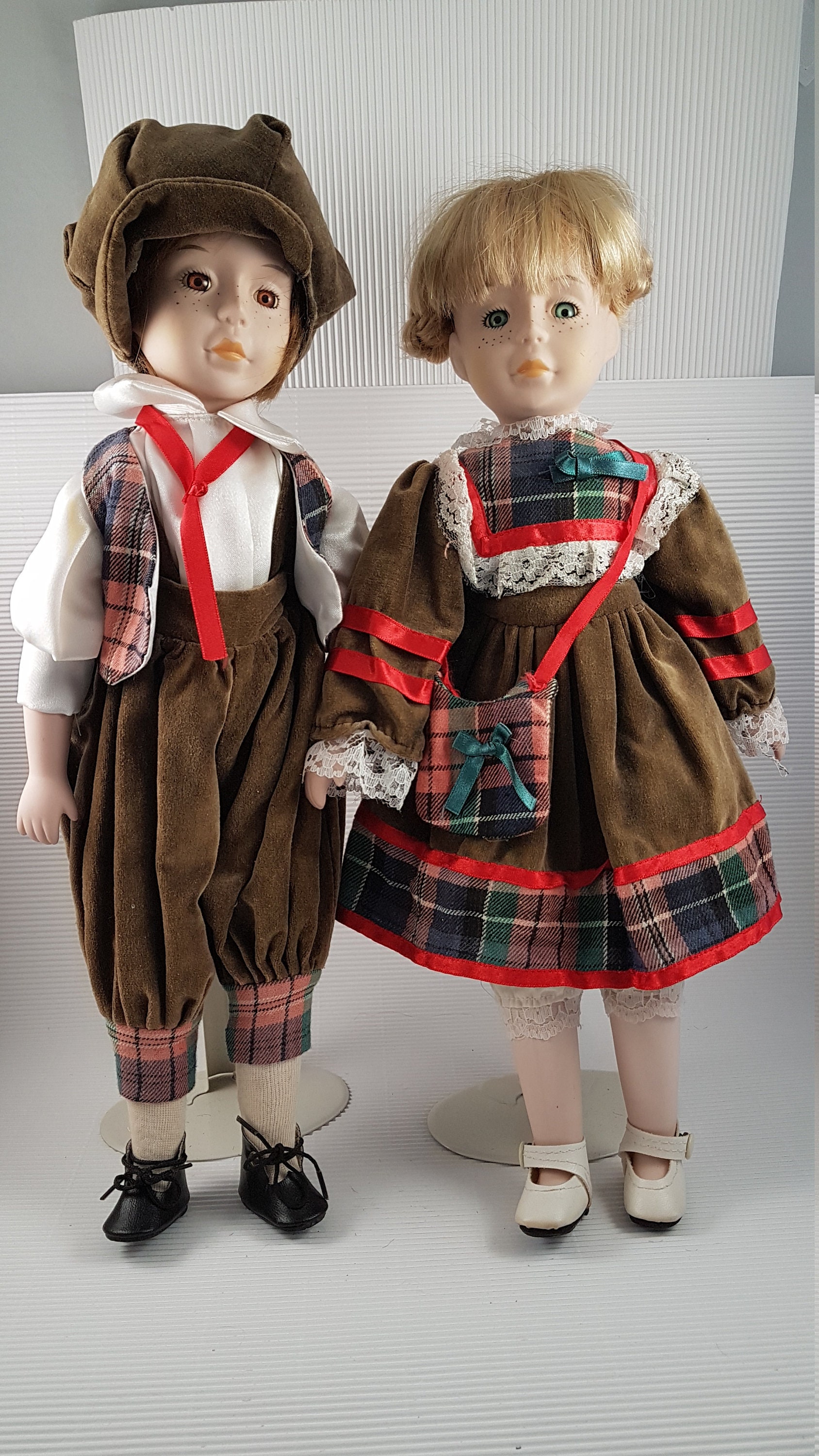 全国送料無料ギフト ヴィンテージ磁器人形のペア、男の子と女の子のコレクション 人形