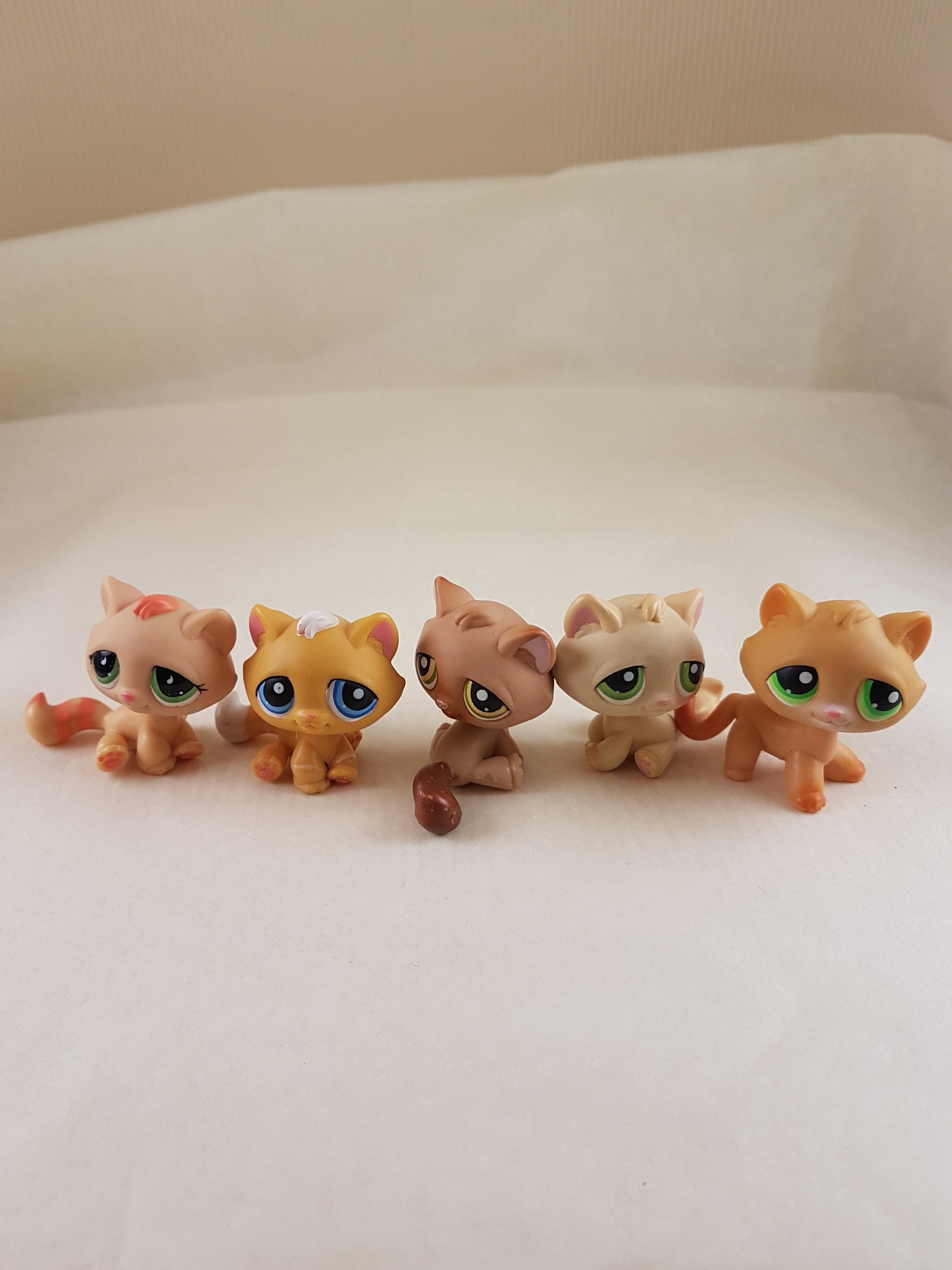 Authentic Original Littlest Pet Shop Cat and Kitten Collection U