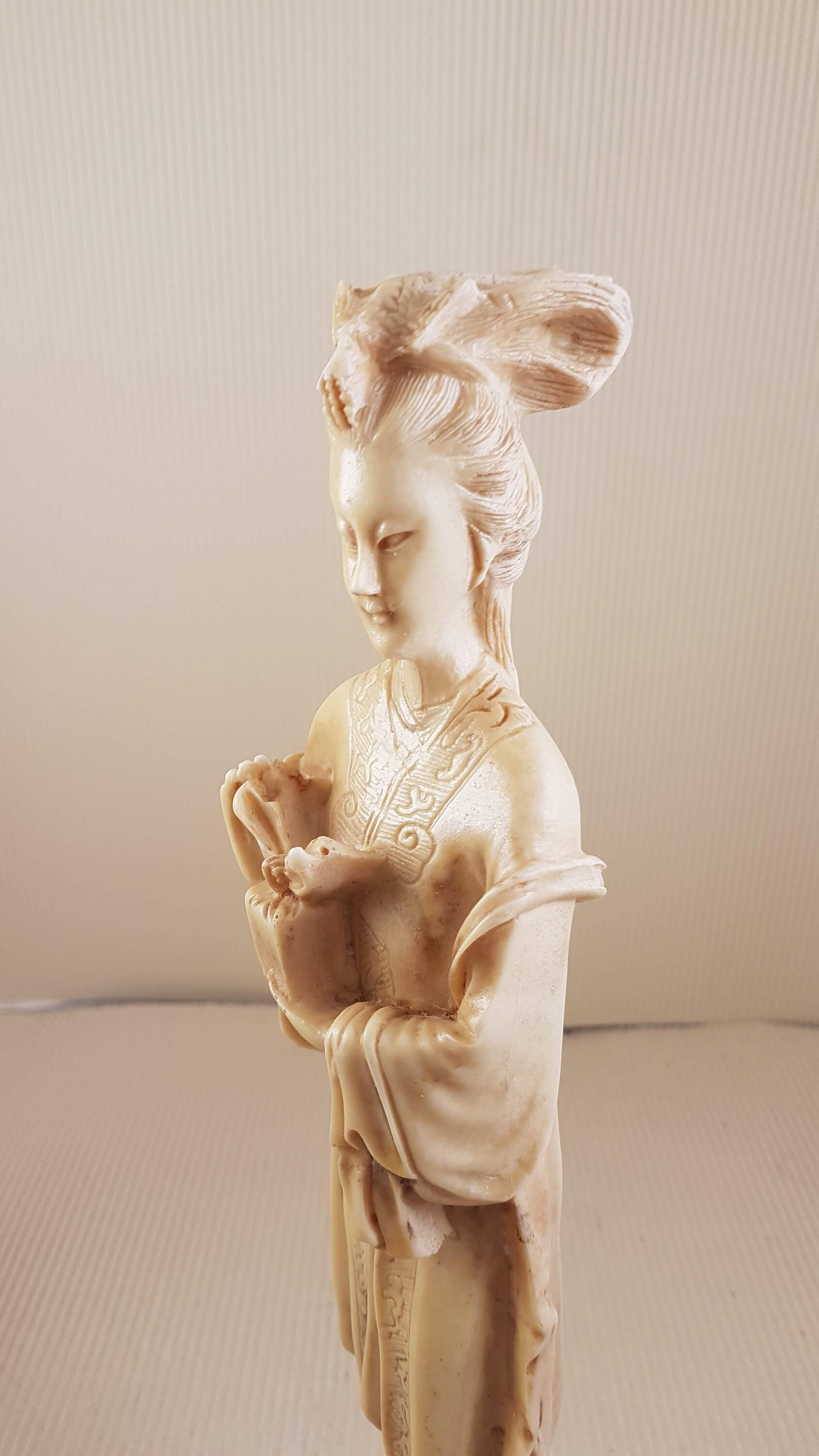 置物　中国　彫刻 ヴィンテージ中国男性と女性の置物 彫刻された樹脂 12インチ アジアン