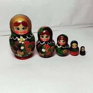 Vintage Russian lacquerware hand-painted wooden Matryoshka Nesting Doll