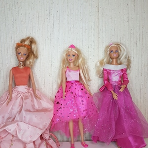 Vintage  Barbie dolls fashion,choose one doll