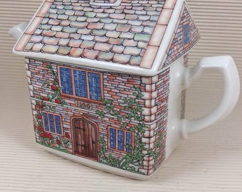 Vintage Sadler Teapot - 17 century cottage