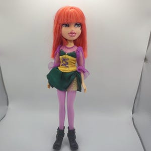 Bratz Masquarade Finora Doll MGA Pink Hair Grey Eyes Spider Tattoo Super Cute