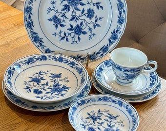 CHATHAM BLUE VINTAGE Blue and White Floral Flower Pattern L Made