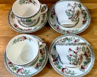 Tasses à thé et à petit-déjeuner vintage JOHNSON BROTHERS, décor « Indian Tree », vers 1934-1950 | Faïence anglaise | Fabriquées en Angleterre | Bordure à motif grec vert