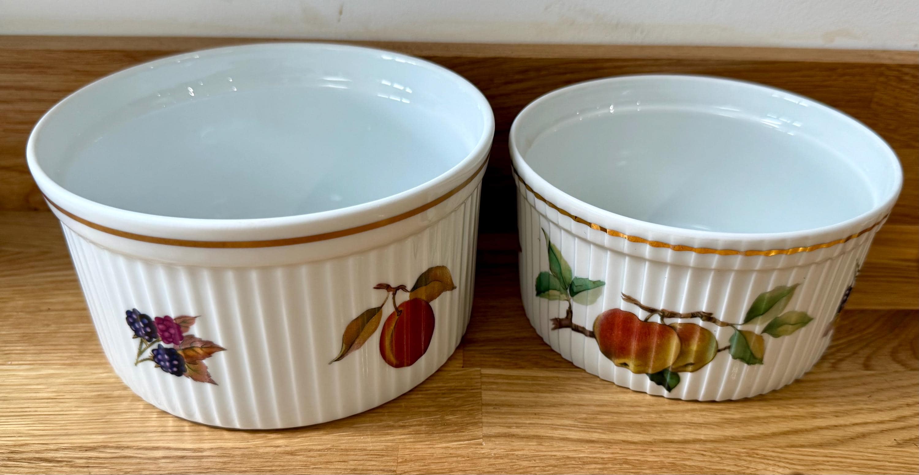 ROYAL WORCESTER EVESHAM Gold Fine Porcelain L Oven to Tableware L