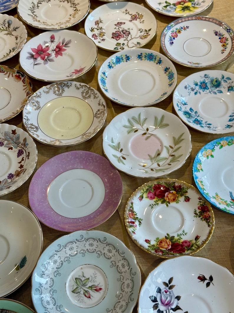 6/10 x PRETTY MISMATCHED VINTAGE Saucers or Tea / Side Plates l Mix & Match l Wedding l Crafting l Tea Party l Wall Display l Choose 6 or 10 zdjęcie 5